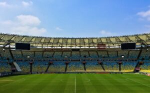 Como Assistir aos Jogos da Copa Sem Destruir Seu Sono (e Seu Trabalho na Manhã Seguinte)